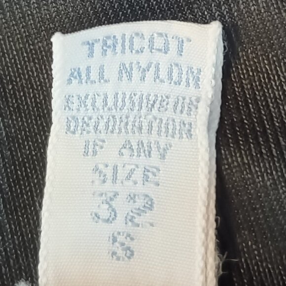 Vanity Fair Vintage Full Slip 32 S Black Lace Bodice & Hem V Neck Made in USA - Picture 10 of 10